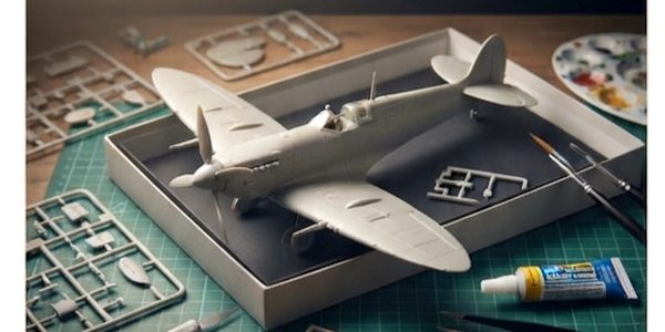 Κιτ μοντελισμού Spitfire με sprues και εργαλεία