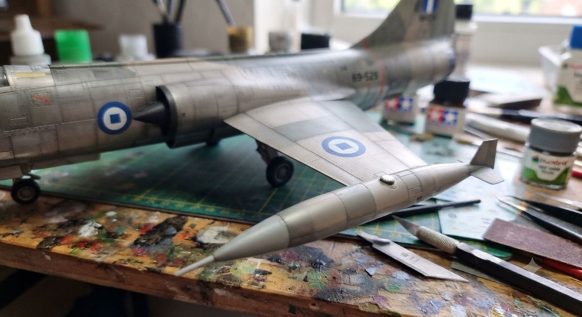 Natural Metal Finish σε μοντέλο F-104 Starfighter με διαφορετικούς μεταλλικούς τόνους ανά πάνελ